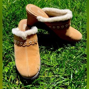 🍂 Bass clogs slip on